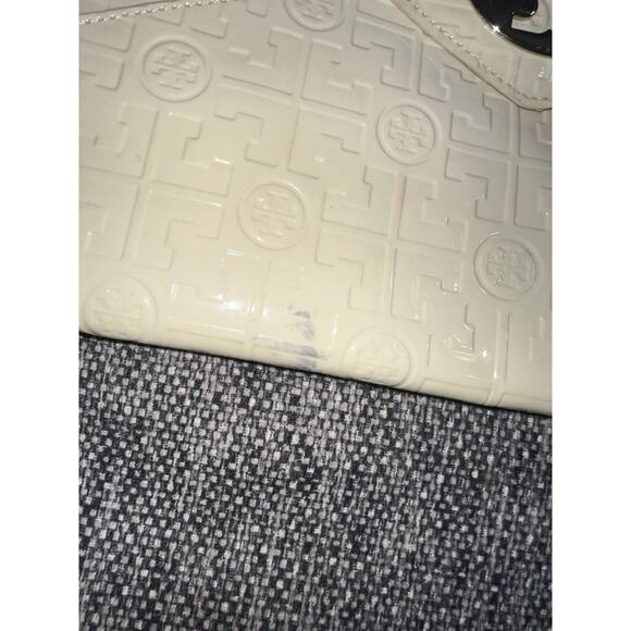 Tory Burch Cream Patent Leather Large Envelope Clutch Embossed TB Logo - Picture 3 of 9